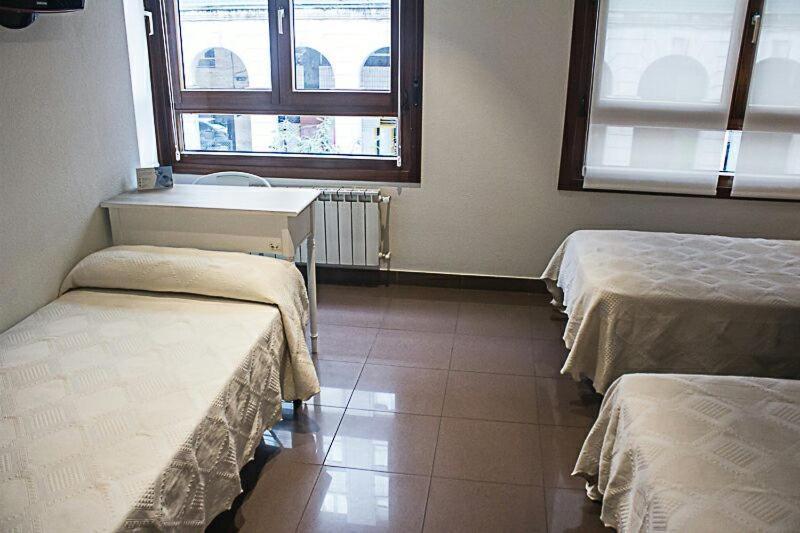 Hotel Playa Poniente Хіхон Екстер'єр фото