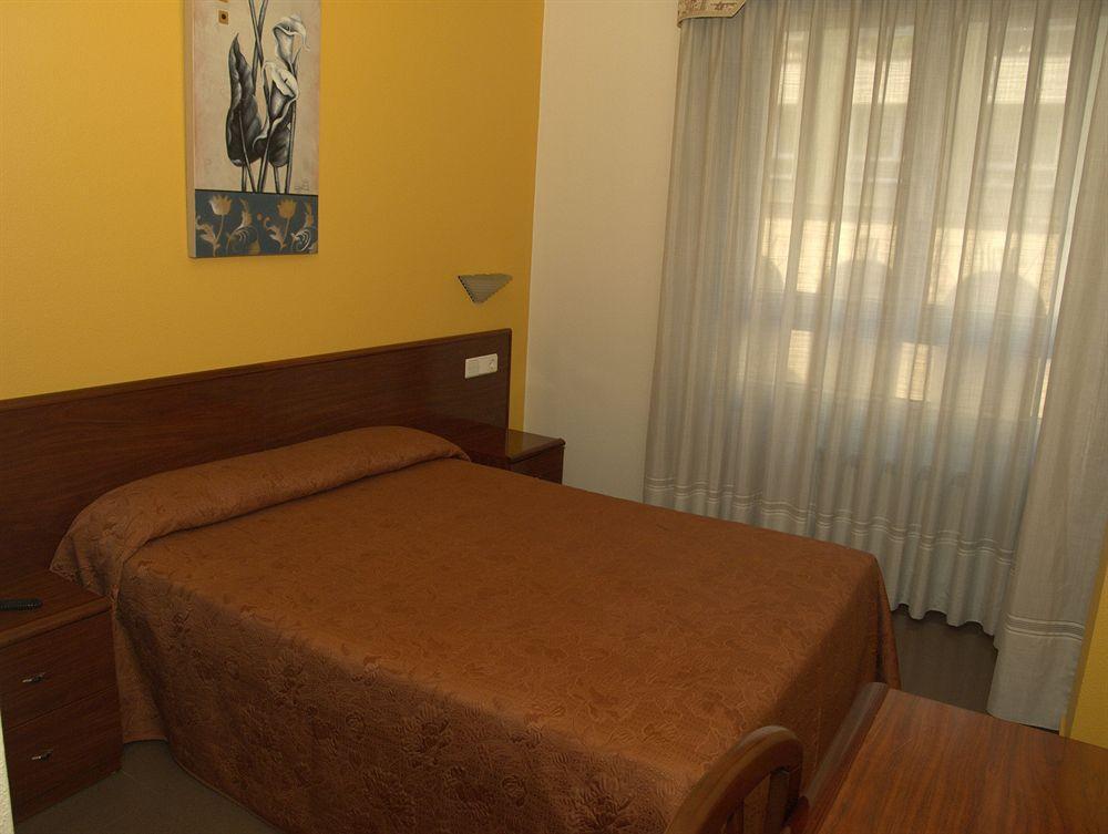 Hotel Playa Poniente Хіхон Екстер'єр фото