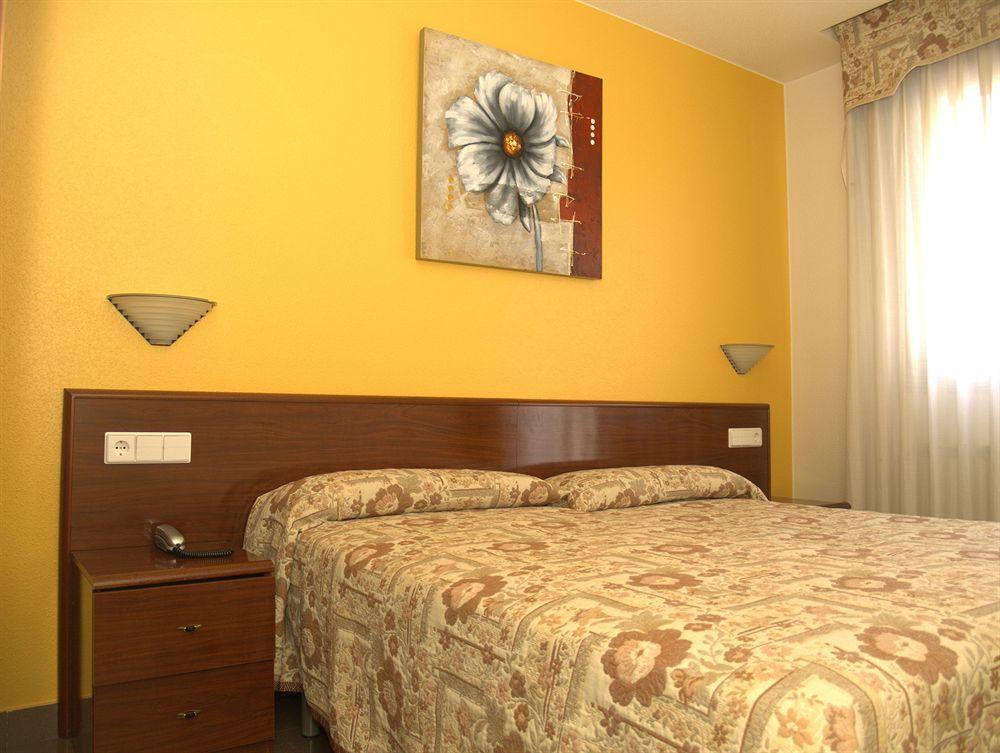 Hotel Playa Poniente Хіхон Екстер'єр фото