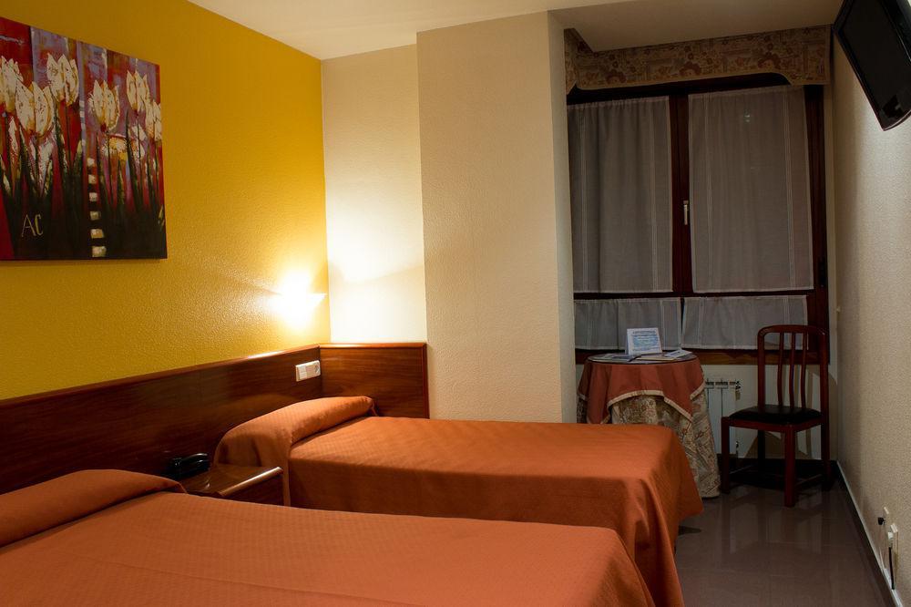 Hotel Playa Poniente Хіхон Екстер'єр фото