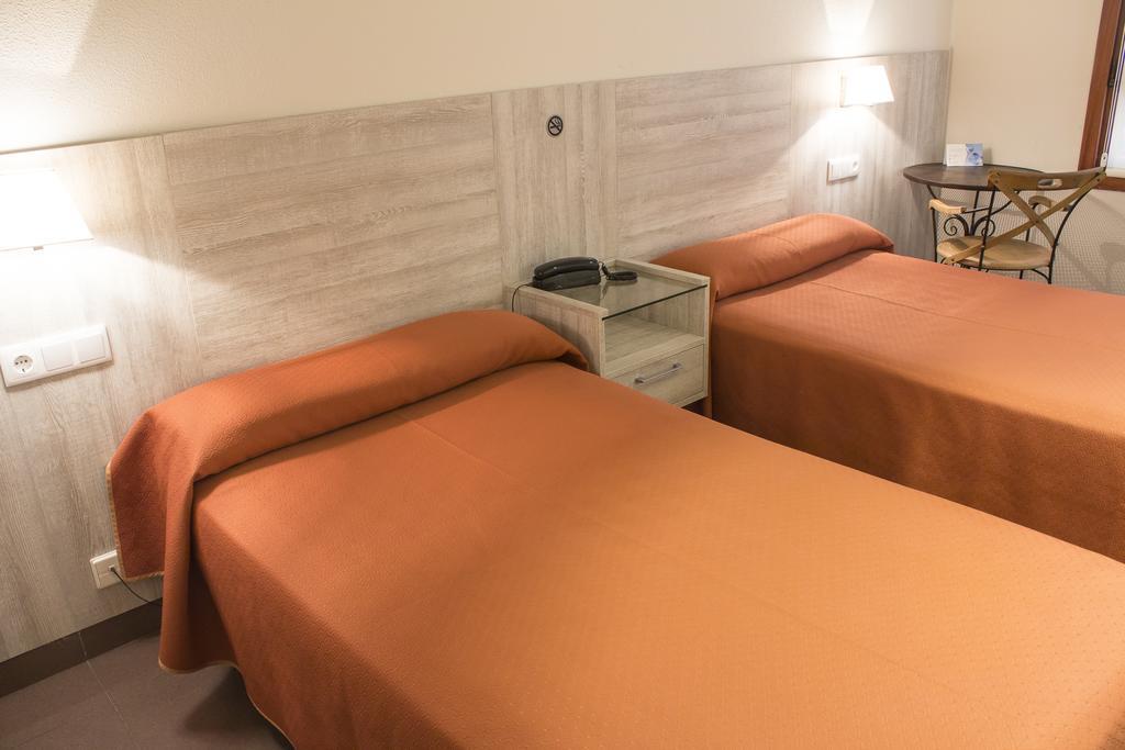 Hotel Playa Poniente Хіхон Екстер'єр фото